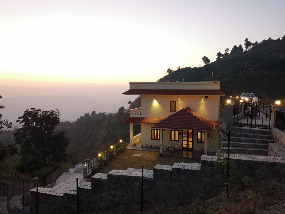 Villa By Mountain Homes- 兰斯顿 外观 照片