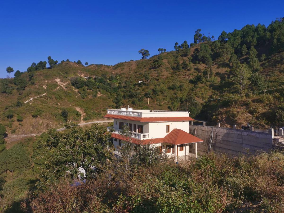 Villa By Mountain Homes- 兰斯顿 外观 照片
