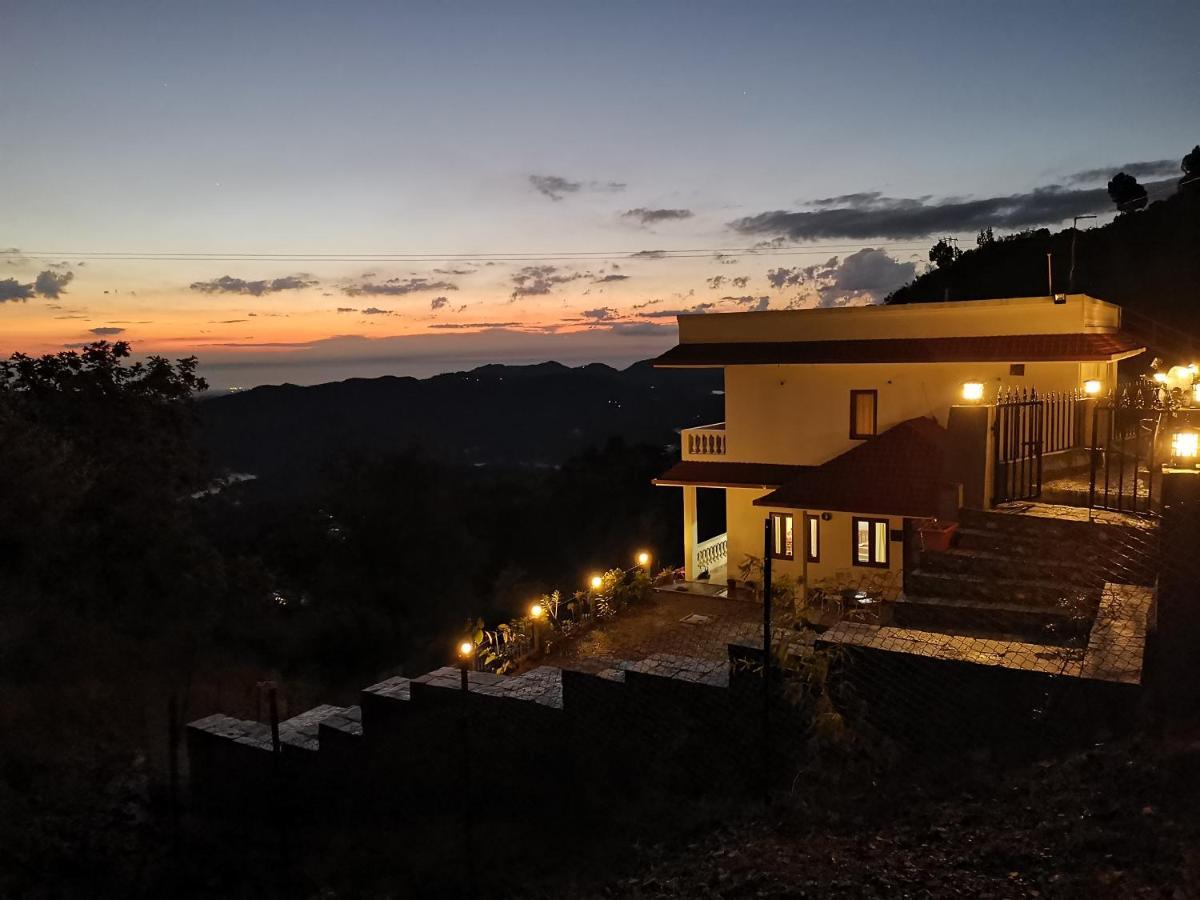 Villa By Mountain Homes- 兰斯顿 外观 照片