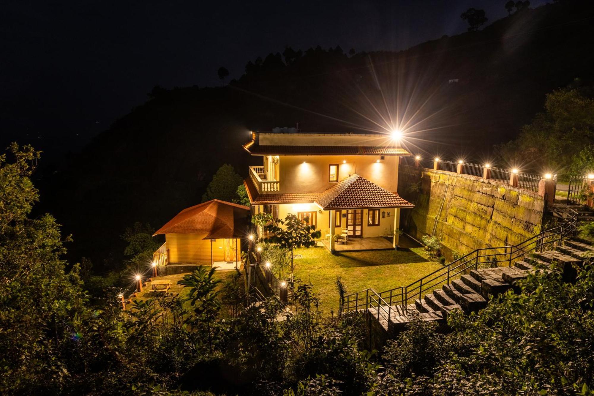 Villa By Mountain Homes- 兰斯顿 外观 照片